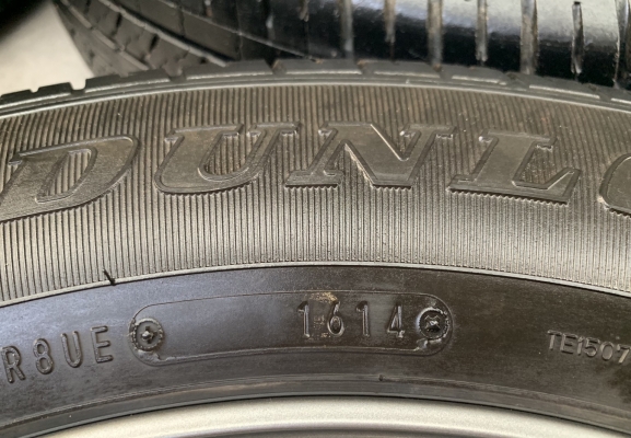 ล้อแม็ก Toyota Vigo Champ สีเทาดำ ขอบ 16 พร้อมยาง 215-65-16 Dunlop ปี 14 แม็กสภาพดี ดอกยางหนา