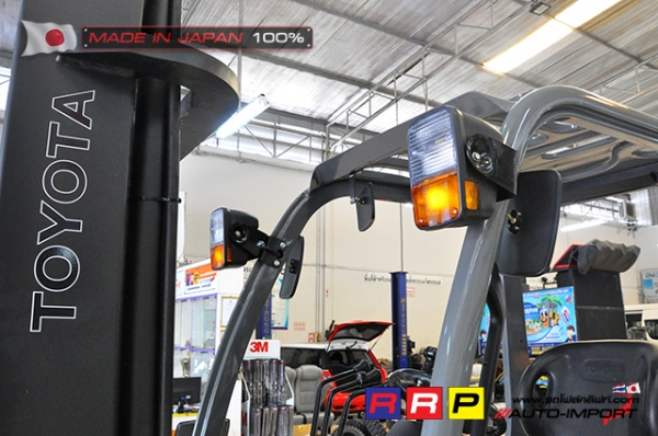 ขายรถโฟล์คลิฟท์มือสอง TOYOTA รุ่น 8FD30-11253 นำเข้าจากประเทศญี่ปุ่น 100\% ไม่เคยใช้งานในไทย