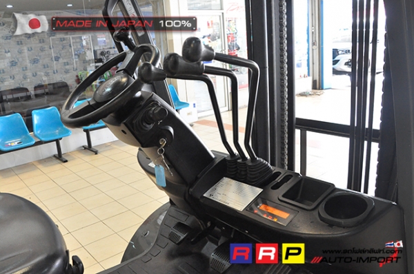 ขายรถโฟล์คลิฟท์มือสอง TOYOTA รุ่น 8FD30-11253 นำเข้าจากประเทศญี่ปุ่น 100\% ไม่เคยใช้งานในไทย