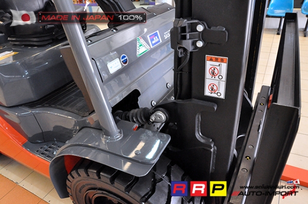 ขายรถโฟล์คลิฟท์มือสอง TOYOTA รุ่น 8FD30-11253 นำเข้าจากประเทศญี่ปุ่น 100\% ไม่เคยใช้งานในไทย