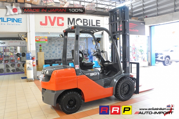 ขายรถโฟล์คลิฟท์มือสอง TOYOTA รุ่น 8FD30-11253 นำเข้าจากประเทศญี่ปุ่น 100\% ไม่เคยใช้งานในไทย