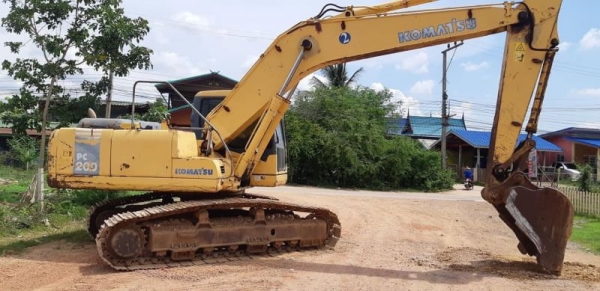 ขาย 850,000 KOMATSU pc200-7 เล่มทะเบียน เครื่องดี ปั๊มแรง เอวแน่น ช่วงล่างเต็ม รถสวยพร้อมใช้ รถอยู่ นครปฐม 090-772-3710 090-772-3708