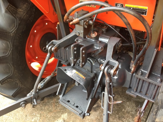 ขายรถไถKubota M6040SU(4WD)พร้อมใบดันและผานพรวนช้าง รถสวย พร้อมใช้งาน