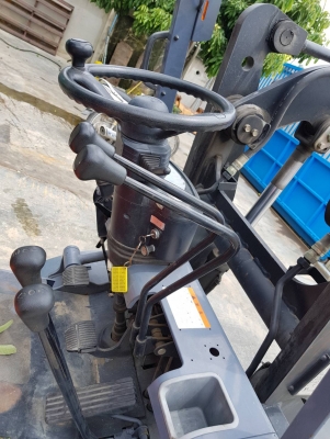 รถตักเล็ก  Toyota 4 SGL7 เครื่องยนต์ toyota 5k สภาพดีมาก เก่าญี่ปุ่นพร้อมช้งาน รับประกันความพึงพอใจ ชั่วโมงการทำงาน 1000 ชั่วโมง ราคา195,000 บาท             รถดีมีคุณภาพต้องKPGเทรดดิ้งแทรคเต