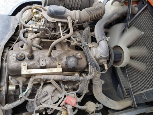 รถตักเล็ก  Toyota 4 SGL7 เครื่องยนต์ toyota 5k สภาพดีมาก เก่าญี่ปุ่นพร้อมช้งาน รับประกันความพึงพอใจ ชั่วโมงการทำงาน 1000 ชั่วโมง ราคา195,000 บาท             รถดีมีคุณภาพต้องKPGเทรดดิ้งแทรคเต