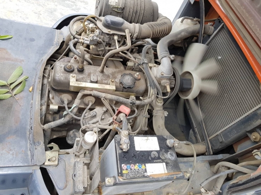 รถตักเล็ก  Toyota 4 SGL7 เครื่องยนต์ toyota 5k สภาพดีมาก เก่าญี่ปุ่นพร้อมช้งาน รับประกันความพึงพอใจ ชั่วโมงการทำงาน 1000 ชั่วโมง ราคา195,000 บาท             รถดีมีคุณภาพต้องKPGเทรดดิ้งแทรคเต