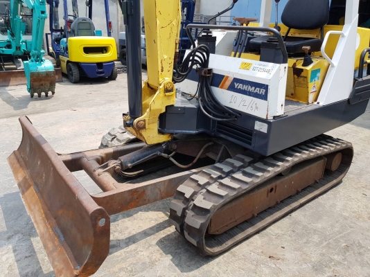 รถตักเล็ก  Toyota 4 SGL7 เครื่องยนต์ toyota 5k สภาพดีมาก เก่าญี่ปุ่นพร้อมช้งาน รับประกันความพึงพอใจ ชั่วโมงการทำงาน 1000 ชั่วโมง ราคา195,000 บาท             รถดีมีคุณภาพต้องKPGเทรดดิ้งแทรคเต