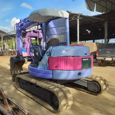 ขายรถขุด KOMATSU PC50UU-2 เครื่องยนต์ KOMATSU-4D84 , ขนาด 4 สูบ คอนโทรลน้ำมัน ปั๊มเฟือง มีลายหัวเจาะ