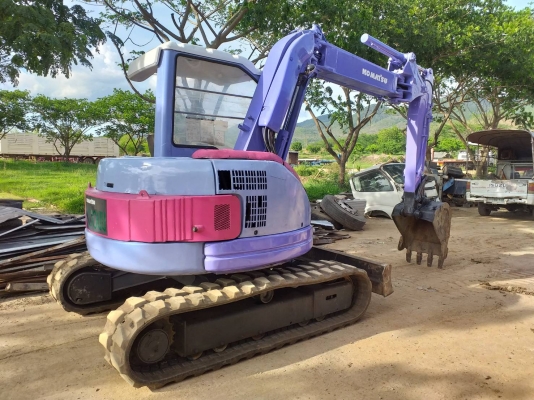 ขายรถขุด KOMATSU PC50UU-2 เครื่องยนต์ KOMATSU-4D84 , ขนาด 4 สูบ คอนโทรลน้ำมัน ปั๊มเฟือง มีลายหัวเจาะ