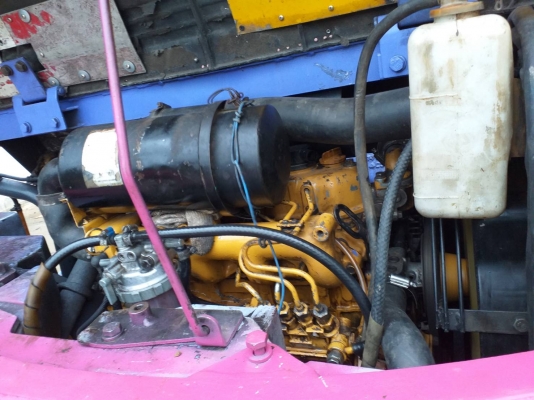 ขายรถขุด KOMATSU PC50UU-2 เครื่องยนต์ KOMATSU-4D84 , ขนาด 4 สูบ คอนโทรลน้ำมัน ปั๊มเฟือง มีลายหัวเจาะ