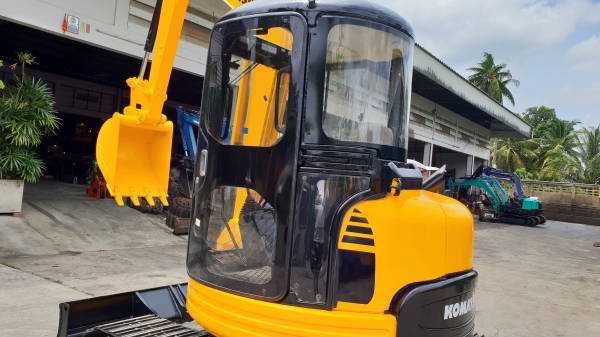 ขาย รถขุด KOMATSU รุ่น PC40FR มือสองญี่ปุ่น (หัวเก๋ง) แทรกเหล็ก  สลัก บูทเอวแน่น 100\% สวยพร้อมใช้งาน มือถือ 0818753444