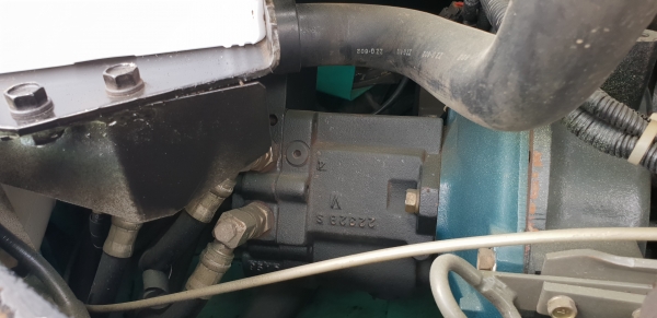 ขาย รถขุด KOMATSU รุ่น PC40FR มือสองญี่ปุ่น (หัวเก๋ง) แทรกเหล็ก  สลัก บูทเอวแน่น 100\% สวยพร้อมใช้งาน มือถือ 0818753444