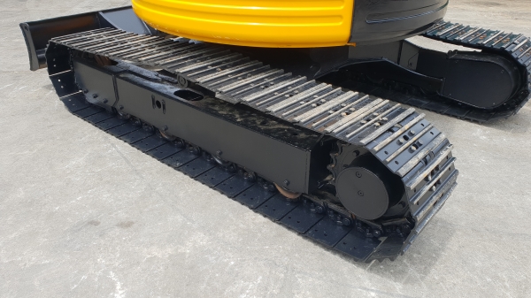 ขาย รถขุด KOMATSU รุ่น PC40FR มือสองญี่ปุ่น (หัวเก๋ง) แทรกเหล็ก  สลัก บูทเอวแน่น 100\% สวยพร้อมใช้งาน มือถือ 0818753444