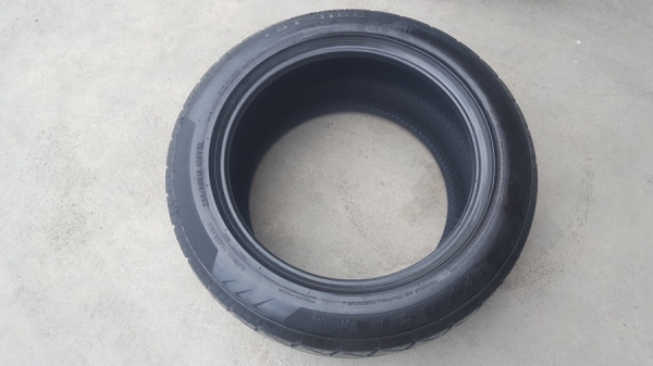 ขายยาง\% 255/50/18 ปี 3017 YUSTA  2 เส้น