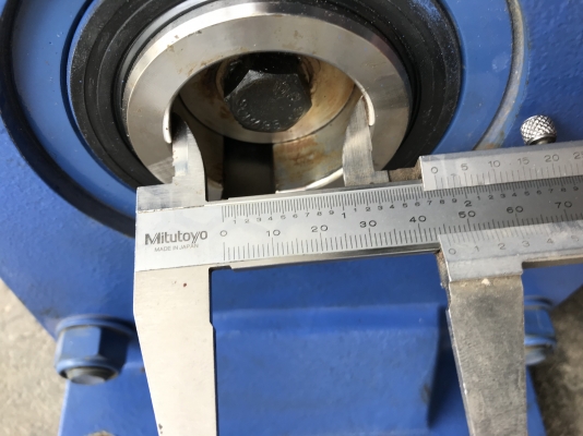 ขายมอเตอร์เกียร์เพลาออกข้าง Hyponic drive Sumitomo 2HP. 380V อัตราทด 1:80 made in Japan เพลาออกประมาณ 16 รอบต่อนาที เพลาใหญ่แรงบิดเยอะ สภาพสวยเดิมๆ หมุนนิ่ม พร้อมใช้งาน