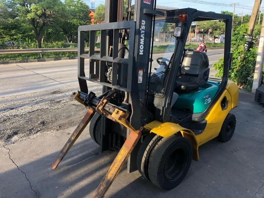 ขายรถตักยางพารางาเทได้เสา5เมตรเครื่องยนต์ดีเชลเกียร์ ออโต้ ขายรถตักยางพารางาเทได้เสา5เมตรเครื่องยนต์ดีเชลเกียร์ ออโต้