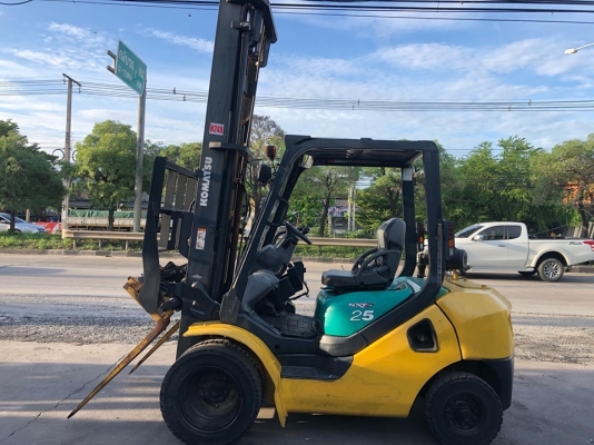 ขายรถตักยางพารางาเทได้เสา5เมตรเครื่องยนต์ดีเชลเกียร์ ออโต้ ขายรถตักยางพารางาเทได้เสา5เมตรเครื่องยนต์ดีเชลเกียร์ ออโต้