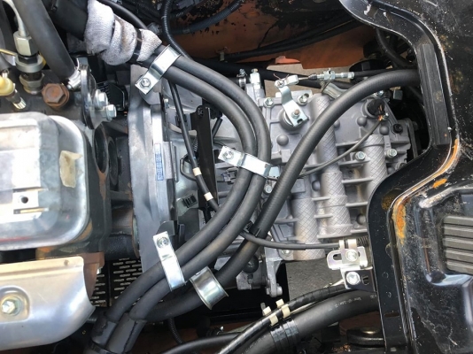 ขายรถหนีบก้อนกลมเสาสูง5เมตรเครื่องยนต์ดีเชลเกียร์ออโต้