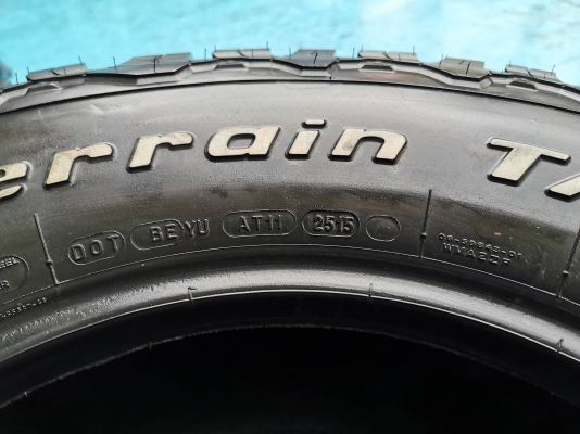 ขายยาง BF-Goodrich KO2 285-75-16 PR10 ปี15 - สภาพสวย เนียนทุกเส้น สภาพเหมือนยางใหม่ - ราคาชุดละ 22,0