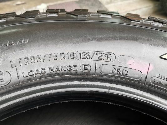 ขายยาง BF-Goodrich KO2 285-75-16 PR10 ปี15 - สภาพสวย เนียนทุกเส้น สภาพเหมือนยางใหม่ - ราคาชุดละ 22,0