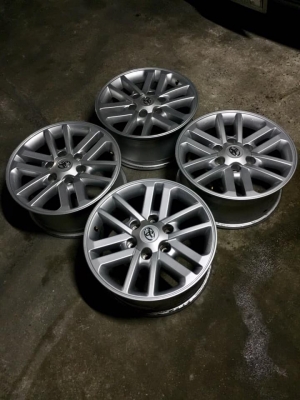 ชุดที่6 ล้อฟอจูนเนอร์ ขอบ17+น๊อต ล้อสวยไม่เบียดบิ่น สนใจโทร0879050181.ส่งได้ทั่วไทย