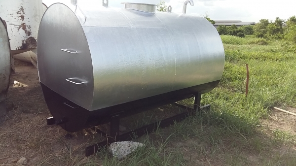 ขาย ถังน้ำมัน ถังน้ำ 4000 ลิตร หนา 5 มืล สภาพดีพร้อมใช้ค่ะ