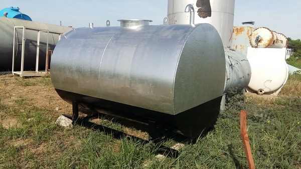 ขาย ถังน้ำมัน ถังน้ำ 4000 ลิตร หนา 5 มืล สภาพดีพร้อมใช้ค่ะ ขาย ถังน้ำมัน ถังน้ำ 4000 ลิตร หนา 5 มืล สภาพดีพร้อมใช้ค่ะ