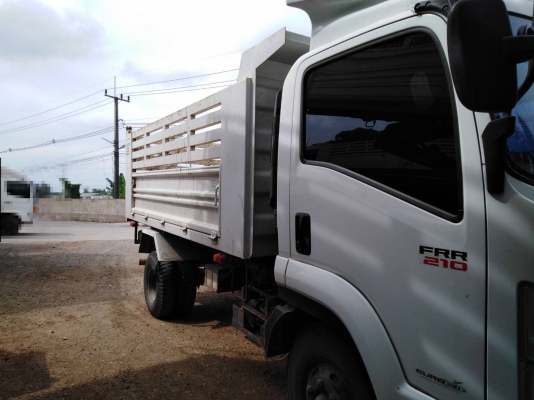 รถอีซูซุ 6 ล้อ FRR - 210 แรงม้า. ปี 56. สนใจติดต่อ 081 - 6079515