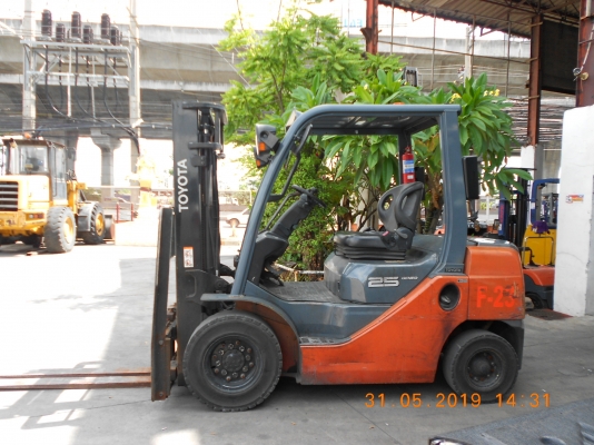 ขายถูกๆจ้า รถสวยๆราคาโดนใจ TOYOTA 8FD25