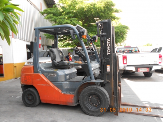 ขายถูกๆจ้า รถสวยๆราคาโดนใจ TOYOTA 8FD25