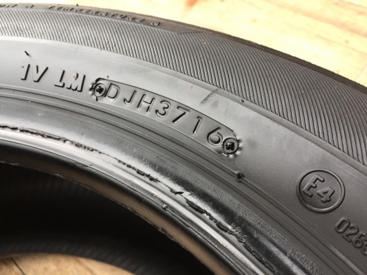 215-55-17 ปี 16 2 15 2 ยาง Bridgestone 4 เส้น 3000 พร้อมใส่ ยางสวยไม่บวมไม่กินข้าง ดอกยางเหลือเยอะเอ 215-55-17 ปี 16 2 15 2 ยาง Bridgestone 4 เส้น 3000 พร้อมใส่ ยางสวยไม่บวมไม่กินข้าง ดอกยางเหลือเยอะเอ