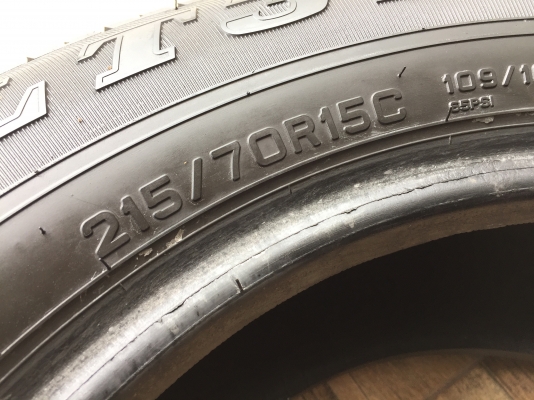 215-70-15 ปี 15 ยาง DUNLOP 2 เส้น 1000 พร้อมใส่ ยางสวยไม่มีปะไม่บวมไม่กินข้าง ดอกยางเหลือเยอะเอาไปวิ่งกันใด้อีกยาวค่ะ ###ร้านอยู่กระทุ่มแบน นะจ๊ะ### ###ราคาไม่รวมส่ง### ###ต่างจังหวัดส่งทั่วไทยค่ะ### ###ถ้าคิดว่าแพงผ่านก่อนนะค่ะ### 0878613433  id kk-koy-k