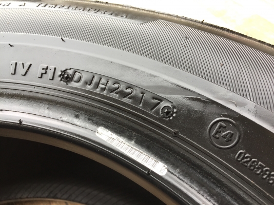215-60-16 ปี 17 2 16 2 ยาง Bridgestone 4 เส้น 2500 พร้อมใส่ ยางสวยไม่บวมไม่กินข้าง ดอกยางเหลือเยอะเอ 215-60-16 ปี 17 2 16 2 ยาง Bridgestone 4 เส้น 2500 พร้อมใส่ ยางสวยไม่บวมไม่กินข้าง ดอกยางเหลือเยอะเอ