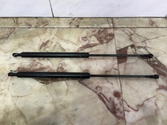 ขายโช๊คค้ำฝากระโปรงหน้ารถตู้ BENZ รุ่น E230 ปี 96-02