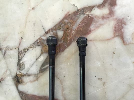 ขายโช๊คค้ำฝากระโปรงหน้ารถตู้ BENZ รุ่น E230 ปี 96-02 ขายโช๊คค้ำฝากระโปรงหน้ารถตู้ BENZ รุ่น E230 ปี 96-02