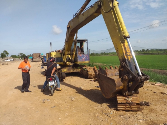 ขายKOMATSU PC200-3 โซ่หลุดอย่างเดียวใช้งานได้ราคา 260,000 ขายKOMATSU PC200-3 โซ่หลุดอย่างเดียวใช้งานได้ราคา 260,000