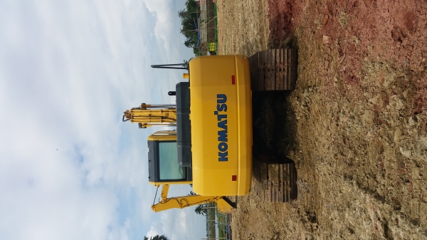 ขาย 1,350,000 KOMATSU pc130-8 ไฟฟ้าครบ เครื่องดี ปั้มแรง เอวแน่น แอร์เย็น ช่วงล่างเต็ม รถสวยพร้อมใช้ รถอยู่ นครปฐม 090-772-3710 090-772-3708