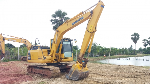 ขาย 1,350,000 KOMATSU pc130-8 ไฟฟ้าครบ เครื่องดี ปั้มแรง เอวแน่น แอร์เย็น ช่วงล่างเต็ม รถสวยพร้อมใช้ รถอยู่ นครปฐม 090-772-3710 090-772-3708