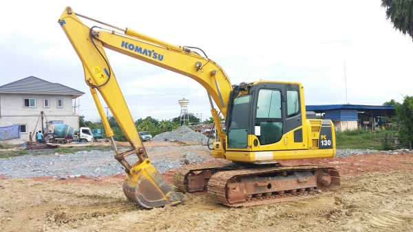 ขาย 1,350,000 KOMATSU pc130-8 ไฟฟ้าครบ เครื่องดี ปั้มแรง เอวแน่น แอร์เย็น ช่วงล่างเต็ม รถสวยพร้อมใช้ รถอยู่ นครปฐม 090-772-3710 090-772-3708