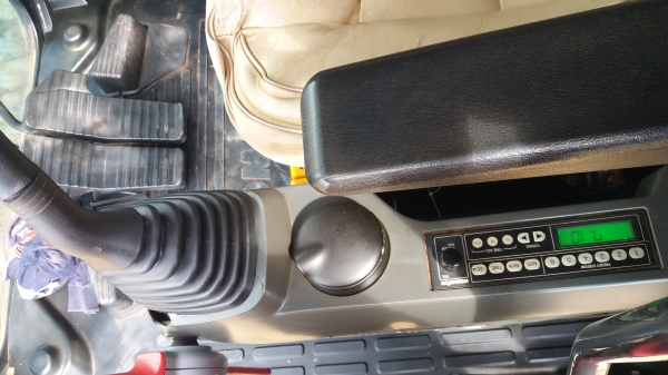 ขาย 1,350,000 KOMATSU pc130-8 ไฟฟ้าครบ เครื่องดี ปั้มแรง เอวแน่น แอร์เย็น ช่วงล่างเต็ม รถสวยพร้อมใช้ รถอยู่ นครปฐม 090-772-3710 090-772-3708