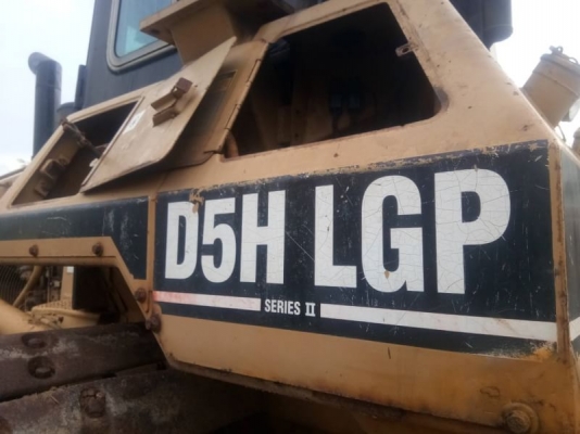 ขาย 950,000 CAT D5H สป๊อกเก็ตลอย ซีรี่ทรู สไล 6 ทิศทาง เอกสารเล่มพร้อมโอน เครื่องดี เกียร์แรง พร้อมใช้งาน ช่วงล่างโซ่แผ่นสวย เก๋งแอร์ รถอยู่ กทม. 090-772-3710 090-772-3708
