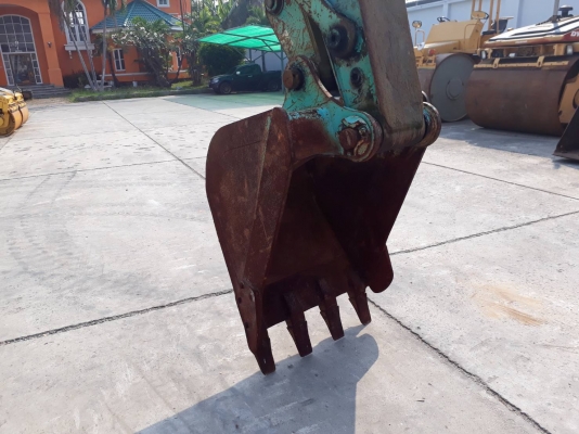 รถขุด Kobelco รุ่น SK135SR-1ES