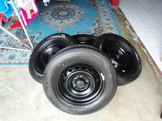 ล้อรีโว่+บริสโตน215/65/16ปี19 ถอดป้ายแดงตุ่มหน้ายางชัดเจน โทร0879050181.ส่งได้ ล้อรีโว่+บริสโตน215/65/16ปี19 ถอดป้ายแดงตุ่มหน้ายางชัดเจน โทร0879050181.ส่งได้