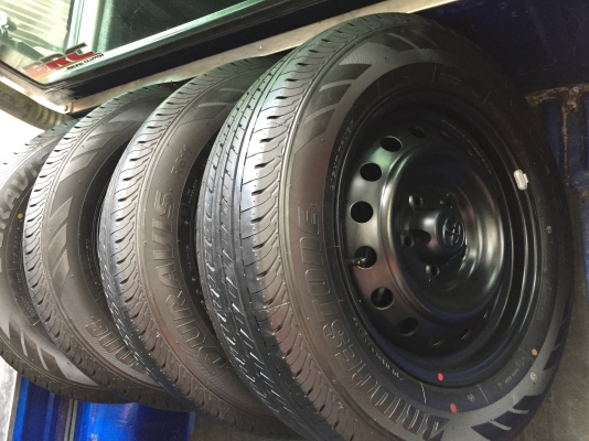 ล้อรีโว่+บริสโตน215/65/16ปี19 ถอดป้ายแดงตุ่มหน้ายางชัดเจน โทร0879050181.ส่งได้