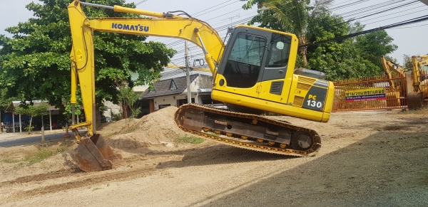 KOMATSU PC130-8 (ท่าม่วงแทรกเตอร์ 086-5003800)