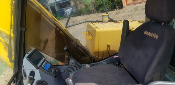 KOMATSU PC130-8 (ท่าม่วงแทรกเตอร์ 086-5003800)