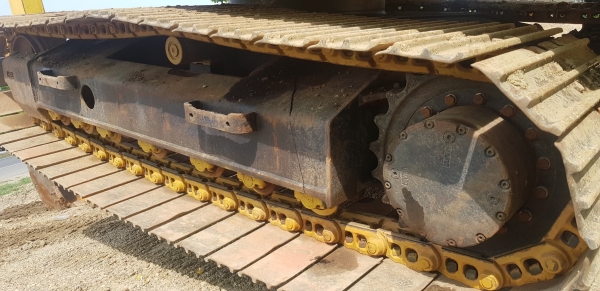 KOMATSU PC130-8 (ท่าม่วงแทรกเตอร์ 086-5003800)