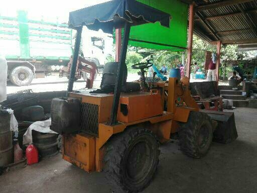 รถตักล้อยางCTM808A เอวออน รถสวย เก่านอก ใช้งานเมืองไทยได้ไหมนาน สนใจโทร 098-635-9769