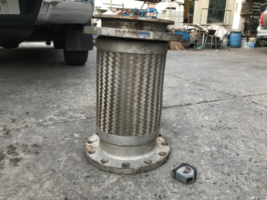 ขายข้ออ่อน-ข้องอกันสะบัด สแตนเลส Tozen made in Japan ขนาด 8นิ้ว สภาพสวยใหม่มากๆครับ