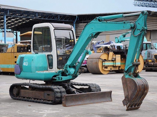 โคมัสสุ komatus pc40-7 หัวเก๋ง